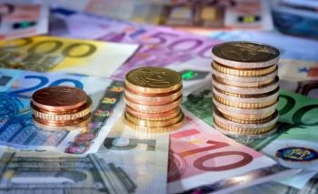 Πρωτογενές πλεόνασμα 5,6 δισ ευρώ στο πρώτο οχτάμηνο του 2023 έναντι στόχου για 2,3 δισ. ευρώ