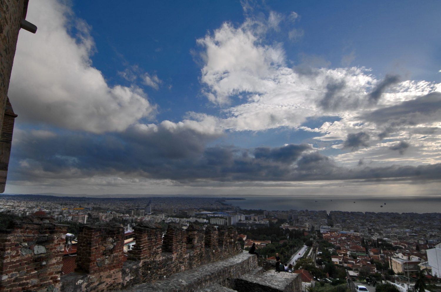 Καιρός:  Ηλιοφάνεια στη Θεσσαλονίκη με λίγες αραιές νεφώσεις