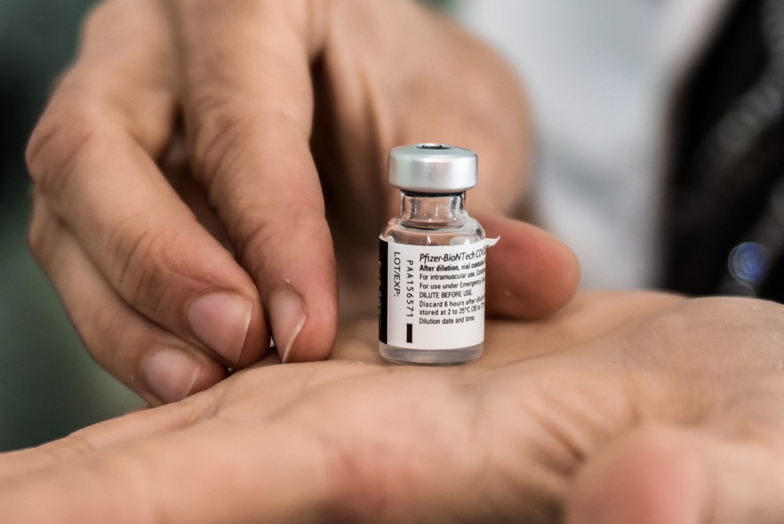 Λιγότερες οι λοιμώξεις Covid σε εμβολιασμένους με Moderna σε σχέση με το Pfizer