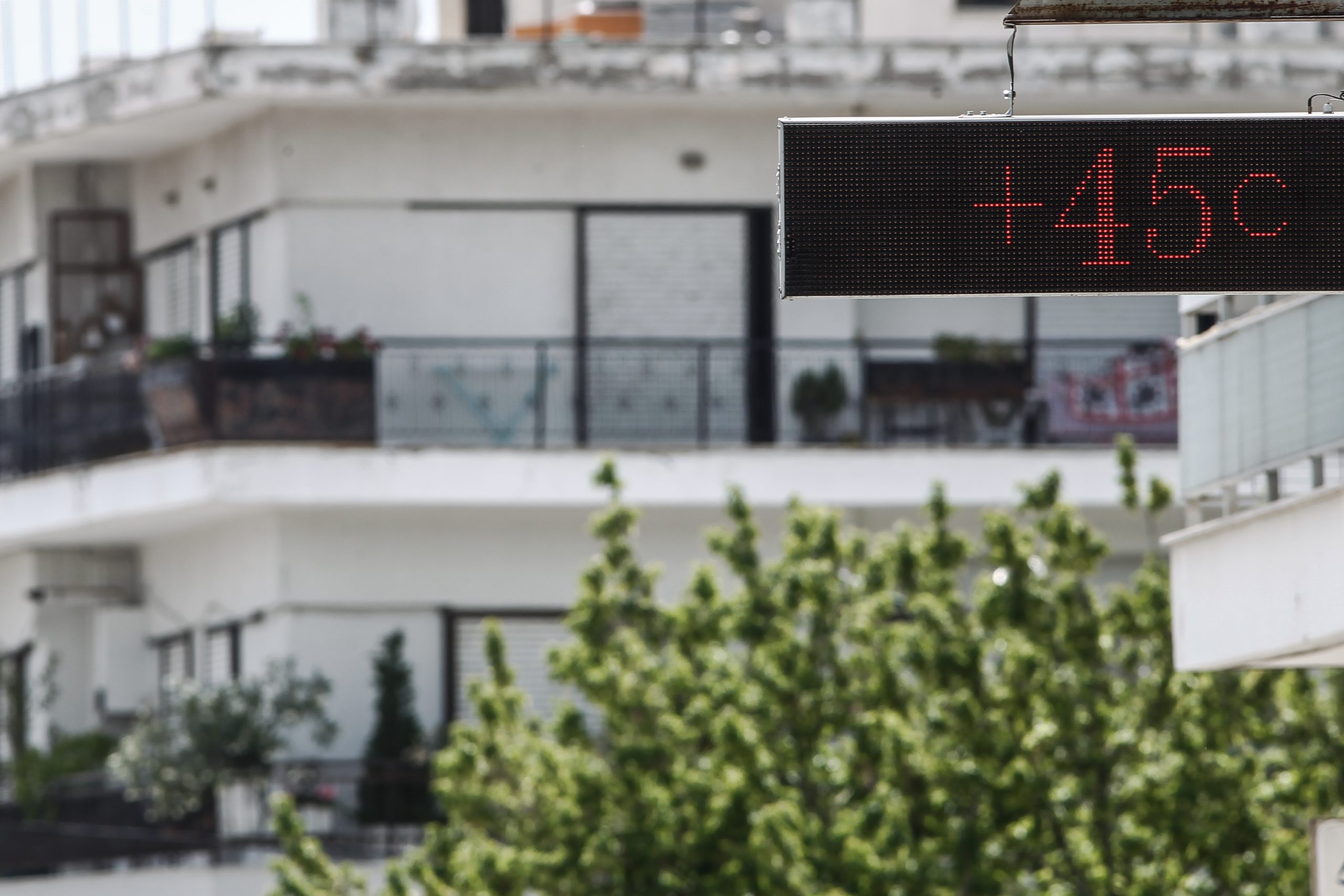 Ακόμη υψηλότερα σπρώχνουν τον υδράργυρο τις επόμενες μέρες οι θερμές αέριες μάζες από την Αφρική