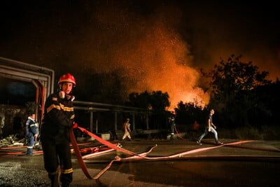 Δήμαρχος Διονύσου: Ζούμε μια κόλαση η φωτιά έφτασε σε σπίτια