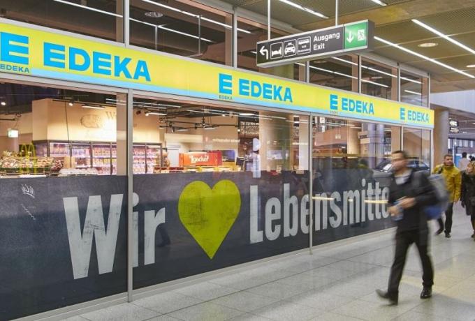 Γερμανία: Αλυσίδα σούπερ μάρκετ δίνει μπόνους €200 στους εργαζόμενους που εμβολιάστηκαν