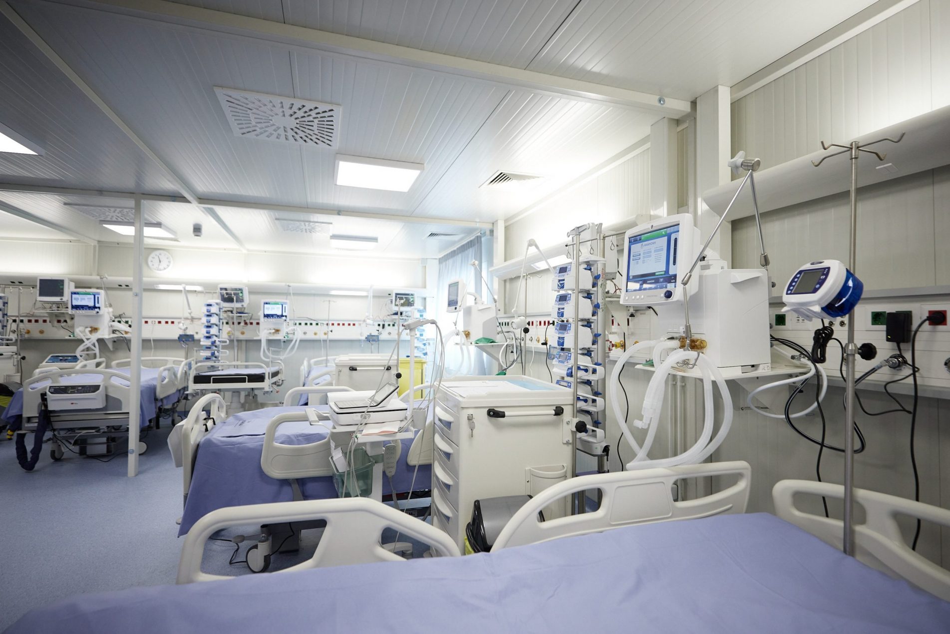 ΣΥΡΙΖΑ: Εκτός ΜΕΘ 139 ασθενείς που κινδυνεύουν – Οι ιδιωτικές κλινικές πλουτίζουν