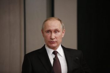 Ο Πούτιν κατηγόρησε τους «νεοναζί» στην Ουκρανία για εγκλήματα εναντίον αμάχων