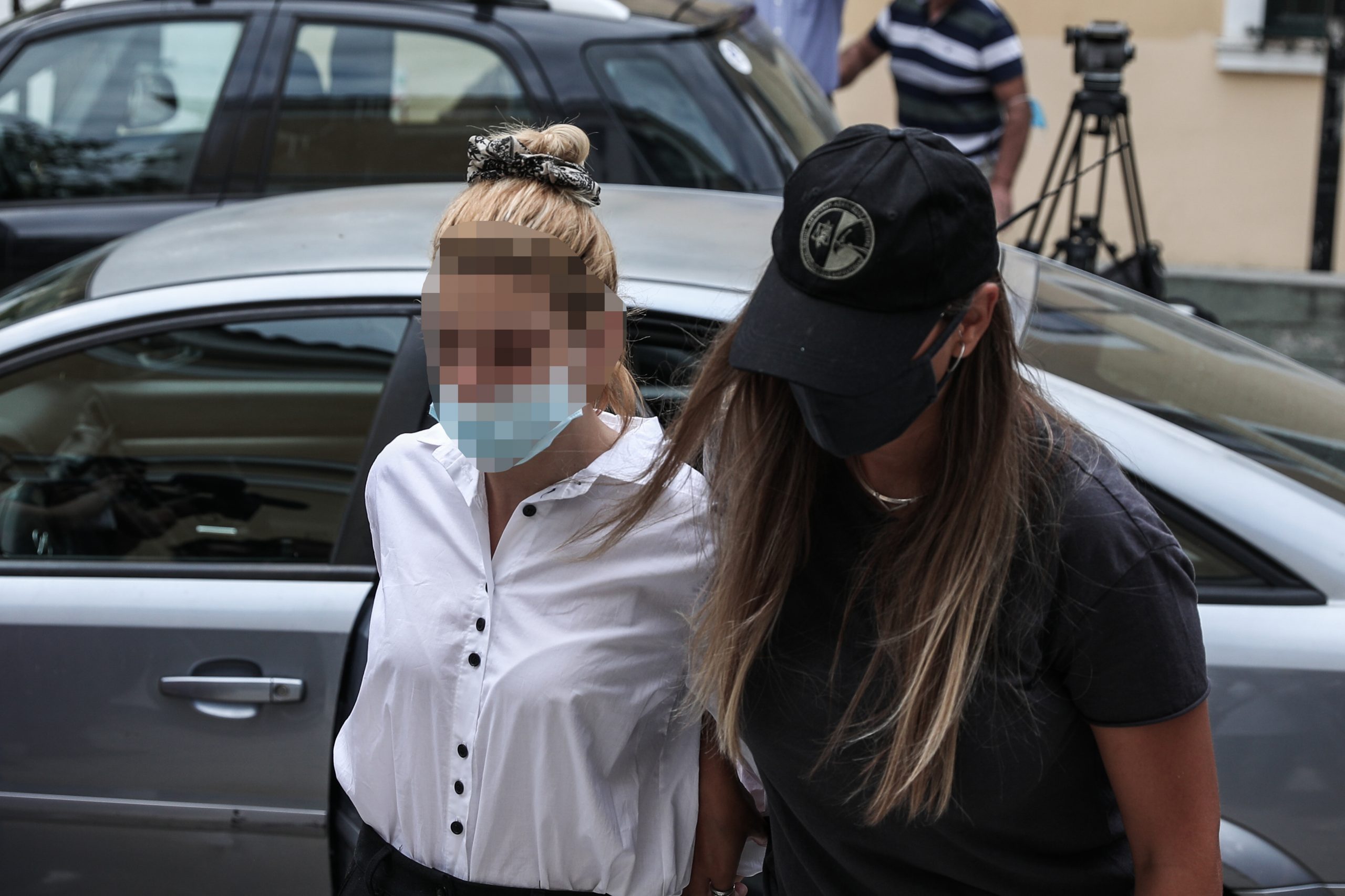 Προφυλακιστέοι το μοντέλο & ο σύντροφός της για τα 7,8 κιλά κοκαΐνης