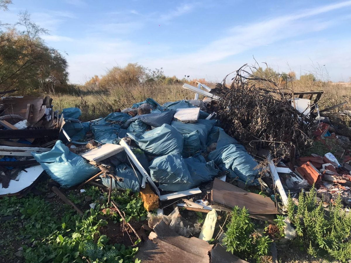 ΑΝΑΚΕΜ: Απομάκρυνση αποβλήτων ΑΕΚΚ από περιοχές της Μενεμένης (Φώτο)