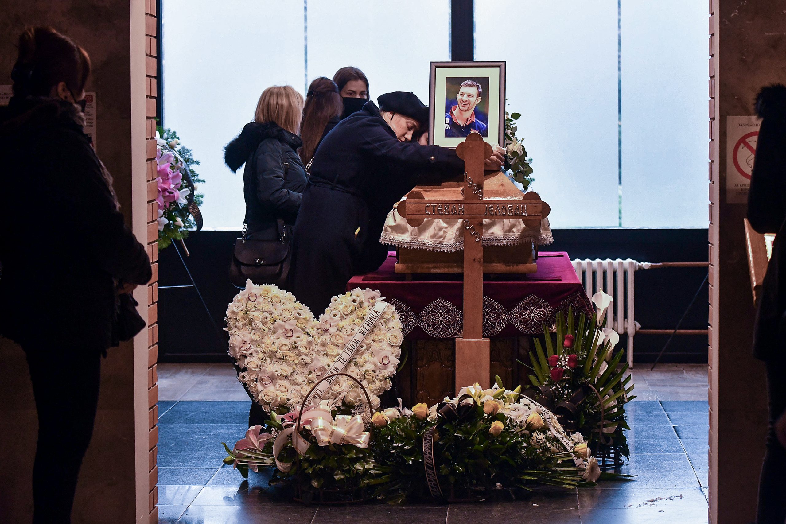 Σε κλίμα οδύνης η κηδεία του Στέφαν Γέλοβατς