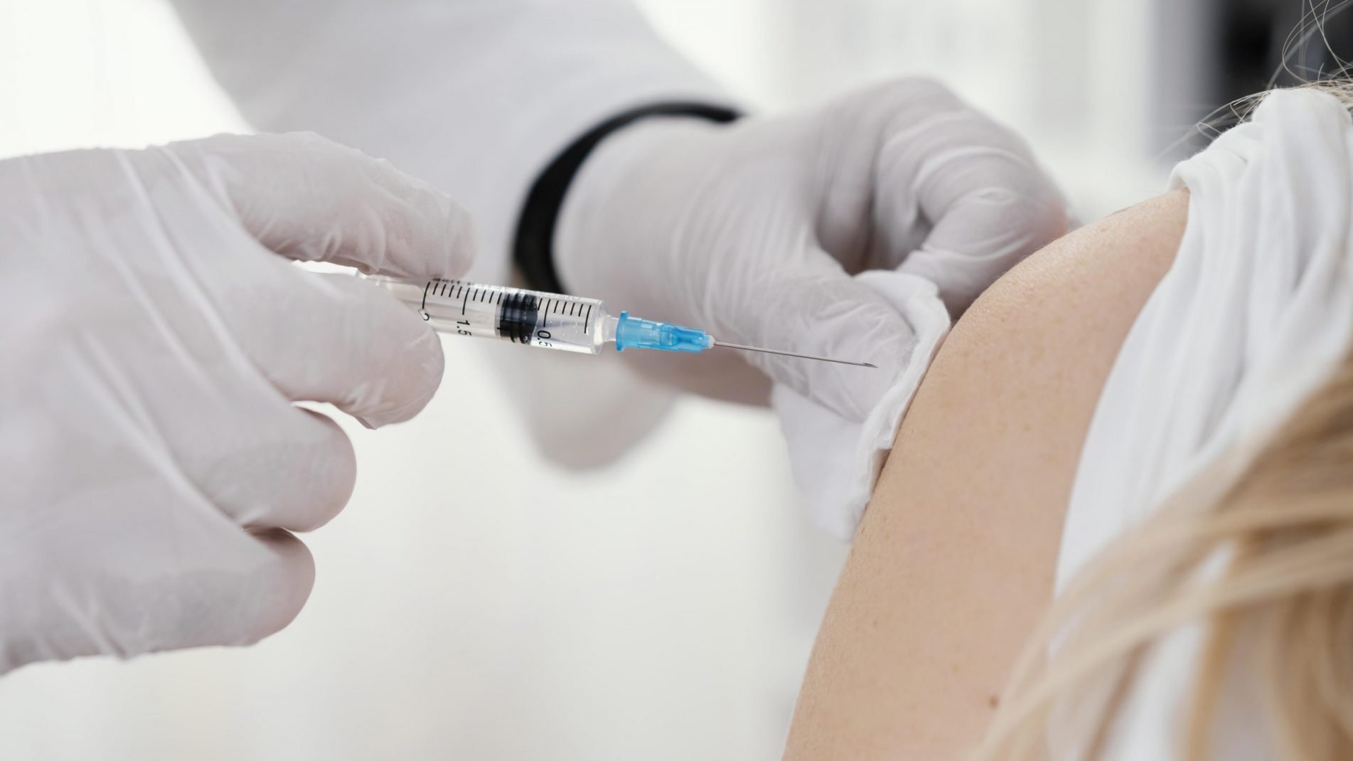 Κορoνοϊός – Εμβόλιο: Πόσες ημέρες μετά την τρίτη δόση έχουμε ανοσία