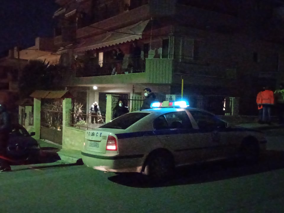 Θεσσαλονίκη: Η αστυνομία απομακρύνει το πλήθος στα Μετέωρα Πολίχνης