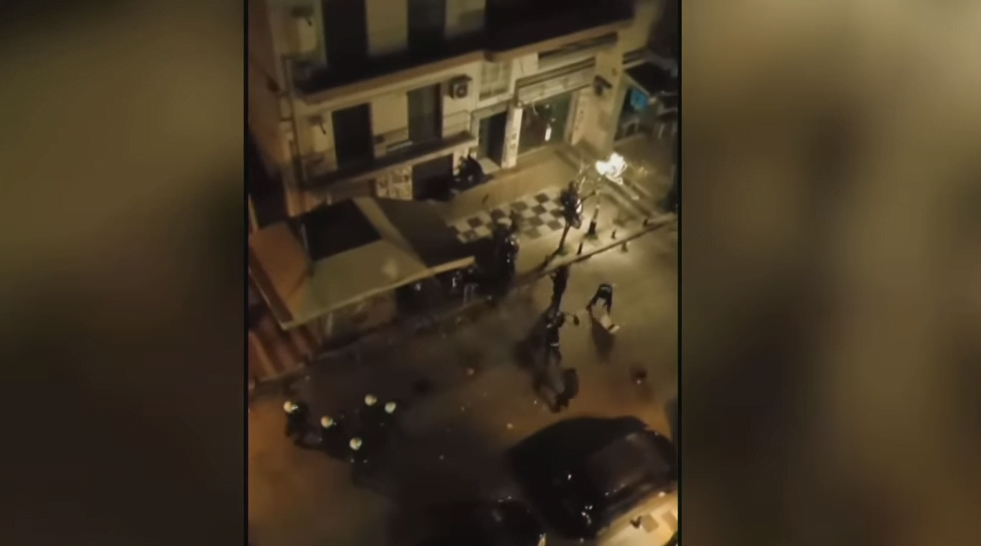 Θεσσαλονίκη: Οπαδικά επεισόδια με εμπλοκή της αστυνομίας στη Νεάπολη (vid)