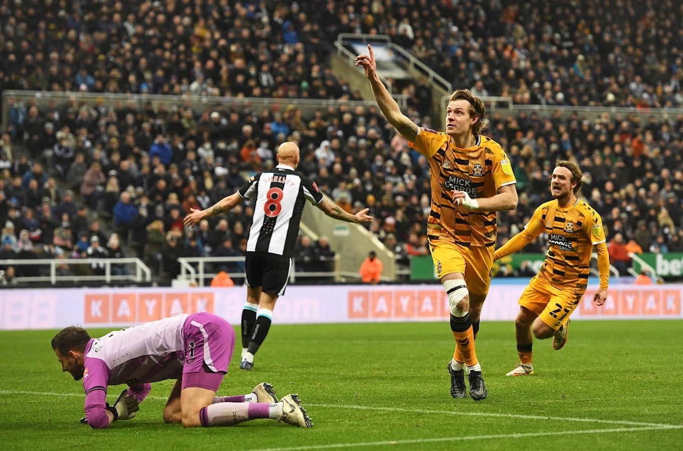 Νιουκάστλ: Έχασε από ομάδα τρίτης κατηγορίας και αποκλείστηκε από το κύπελλο