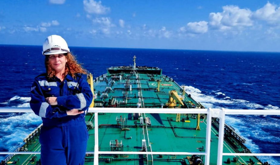 Η Ελληνίδα υποπλοίαρχος που εδώ και πέντε μήνες βλέπει μόνο θάλασσα