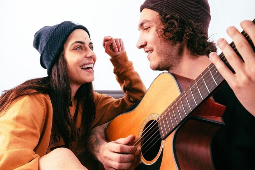 Σύντροφος Μυριέλλας Κουρεντή: «Αν νιώθει ότι μέσα στο παιχνίδι βρίσκει στήριξη, τότε καλά κάνει!»