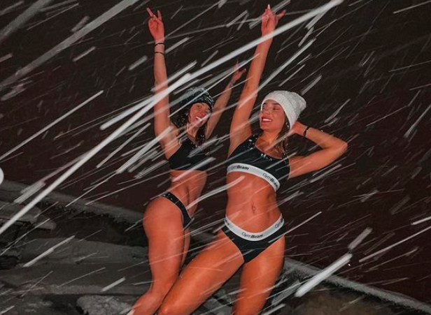 Πρώην κορίτσια του Survivor γυμνάζονται στο χιόνι με τα εσώρουχα