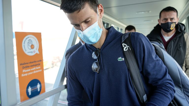 Ο Τζόκοβιτς επέστρεψε στη Σερβία μετά την απέλαση από την Αυστραλία