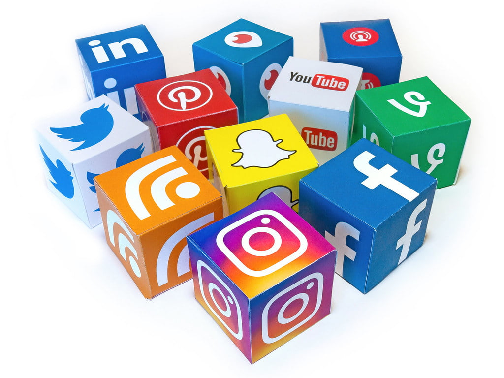 Social media: Πώς επηρεάζουν τα πρότυπα των εφήβων