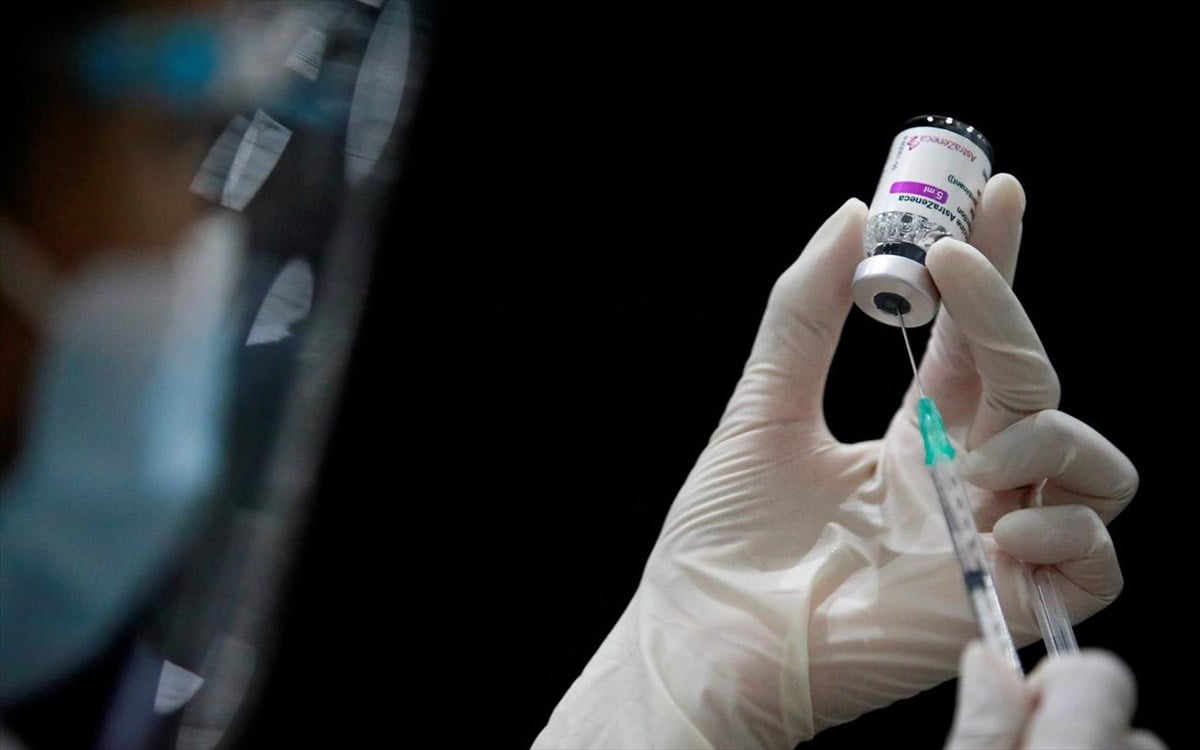 Ραντεβού ως 16/1 για τους ανεμβολίαστους 60άρηδες, αλλιώς πρόστιμο