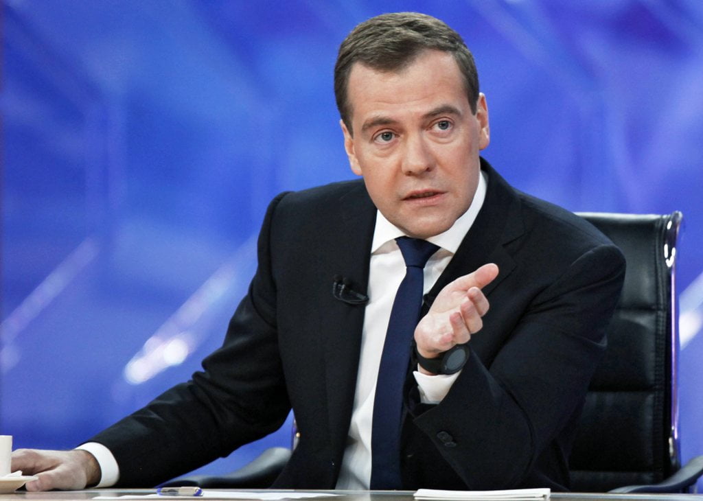 Ρωσία: Ο πρώην πρόεδρος Μεντβέντεφ καλεί για αυστηροποίηση της νομοθεσίας περί “ξένων πρακτόρων”