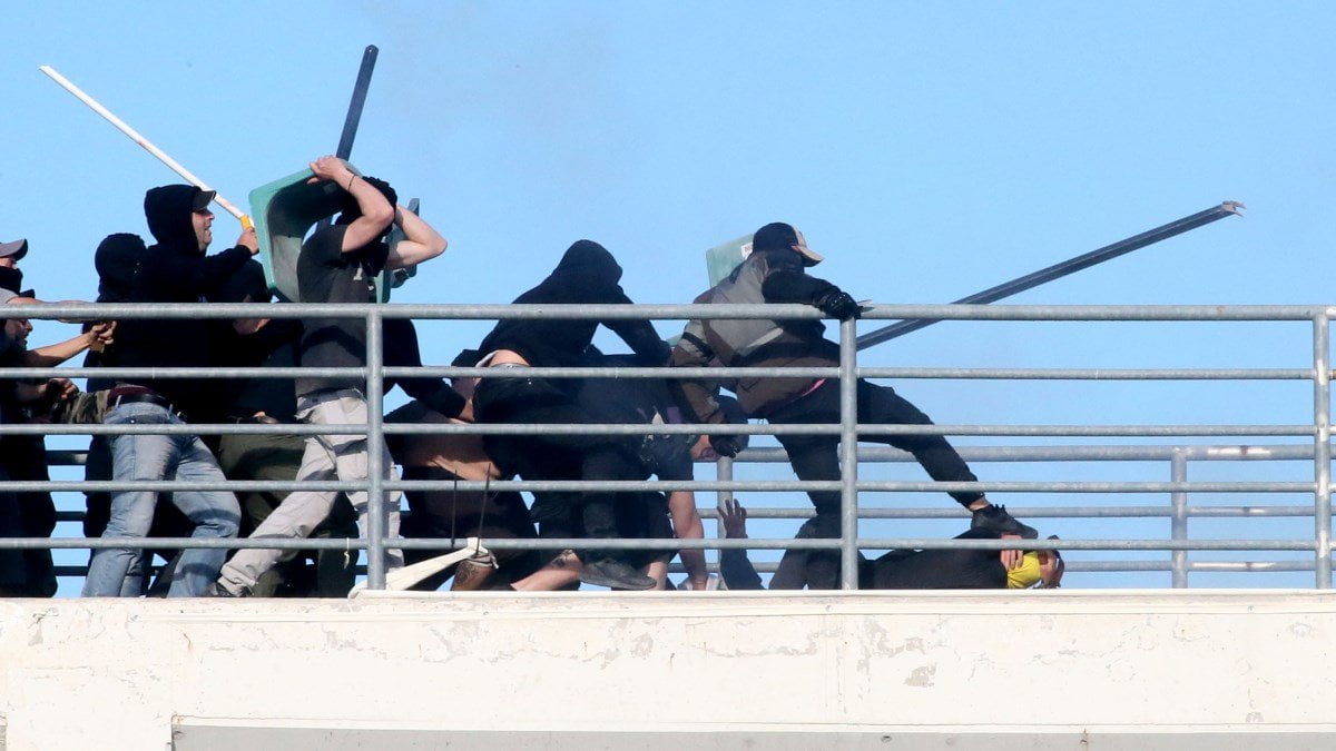 Εκκρεμεί από το 2017 η εκδίκαση των επεισοδίων στο Πανθεσσαλικό – Παραπέμπονται περίπου 40 άτομα