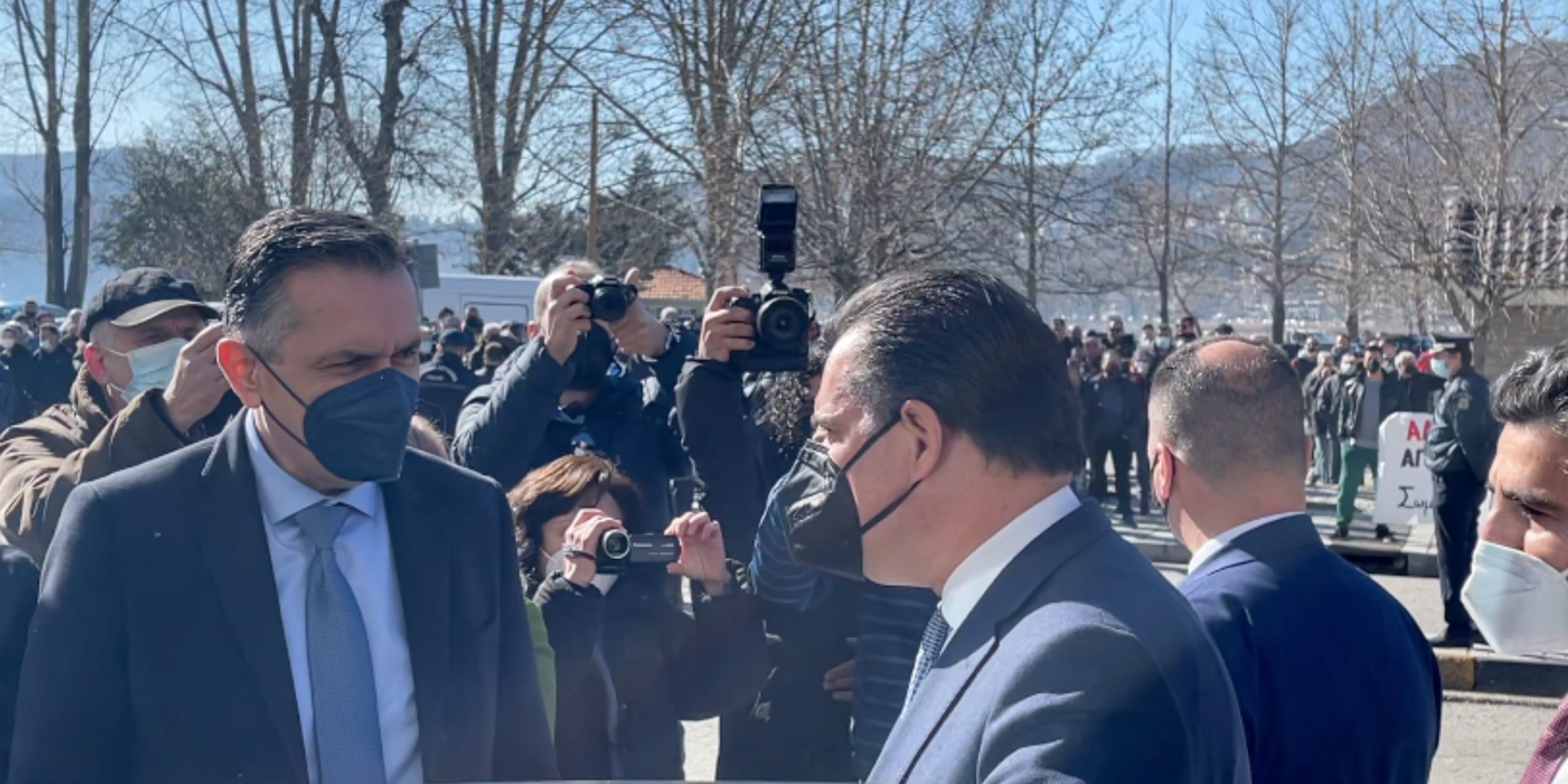 Καστοριά: Με αποδοκιμασίες «υποδέχτηκαν» τον Γεωργιάδη οι αγρότες (vid)