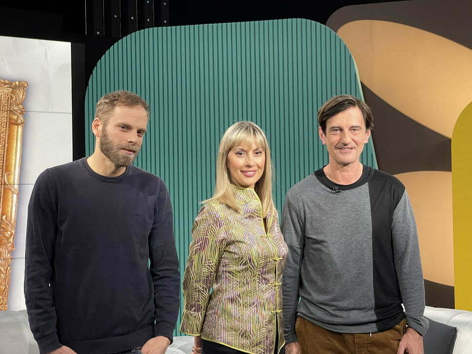 Ο Όμηρος Πουλάκης και η Βίκυ Βολιώτη στο «Watch Next» της COSMOTE TV