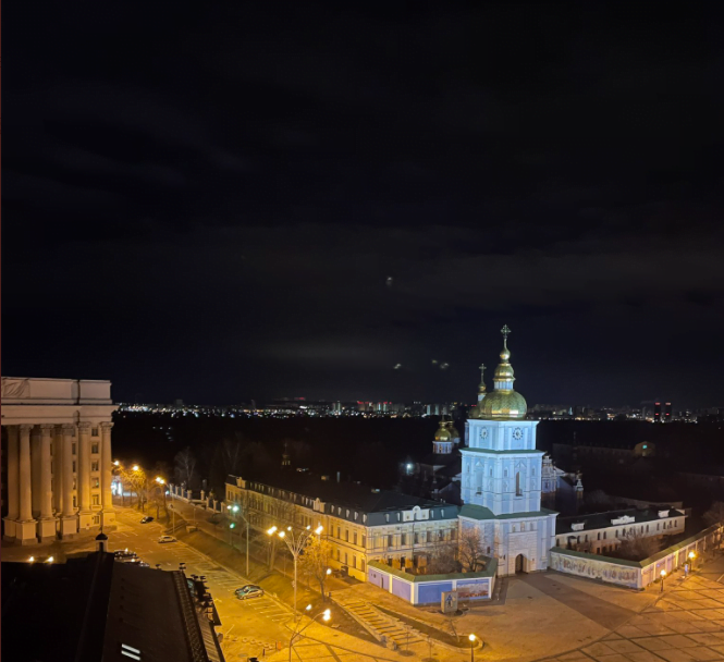 Σειρήνες ηχούν στο Κίεβο-Πληροφορίες ότι επίκειται μαζικός βομβαρδισμός (vid)