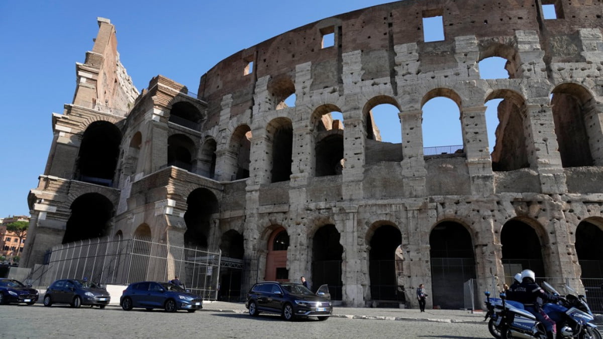 Το Κολοσσαίο θα φωτιστεί απόψε με τα χρώματα της σημαίας της Ουκρανίας