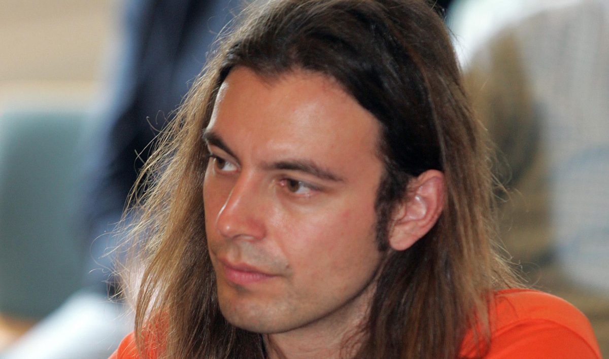 Κρ. Αρσένης: ‘Στρατηγική επένδυση’ αιολικού στη Σκύρο και φωτοβολταϊκού πάρκου στις Σέρρες εντός Περιοχών Άνευ Δρόμων