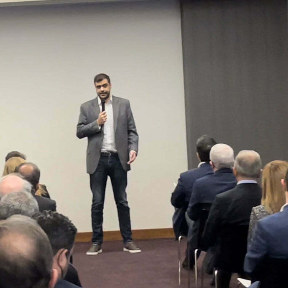 Έδιναν τα τηλέφωνά τους στον Π. Μαρινάκη