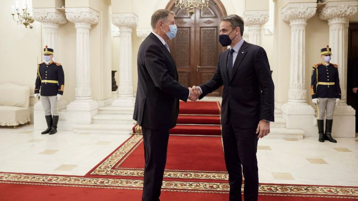 Επίσκεψη Μητσοτάκη στο Βουκουρέστι: Ενδυνάμωση και αναβάθμιση των διμερών σχέσεων