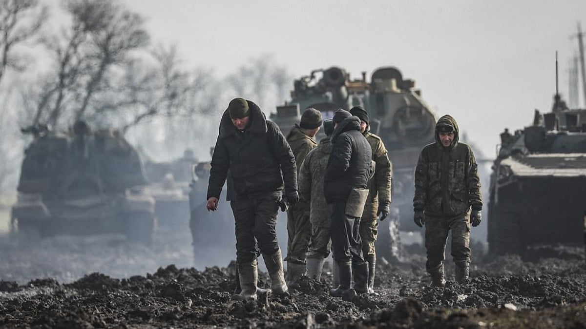 «Δυνάμεις που δεν έχουν αναγνωριστεί» νότια της Ουκρανίας- Έκρηξη σε μονάδα παραγωγής ενέργειας κοντά στο Κίεβο
