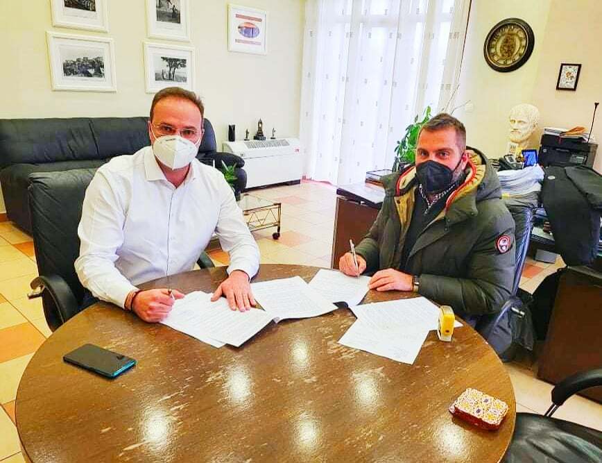 Δ.Αριστοτέλη: Σύμβαση για δύο έργα εκτεταμένων ασφαλτοστρώσεων σε Μεγάλη Παναγιά και Αρναία