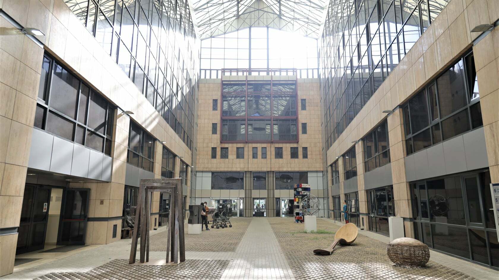 Συνεδρίαση στο υπουργείο Μετανάστευσης για τις προσφυγικές ροές από την Ουκρανία