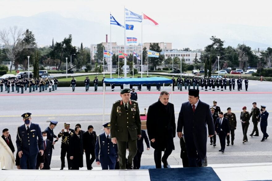 Μήνυμα Παναγιωτόπουλου για τις προκλήσεις: Προστατεύουμε την κυριαρχία μας σε ξηρά, θάλασσα και εναέριο χώρο