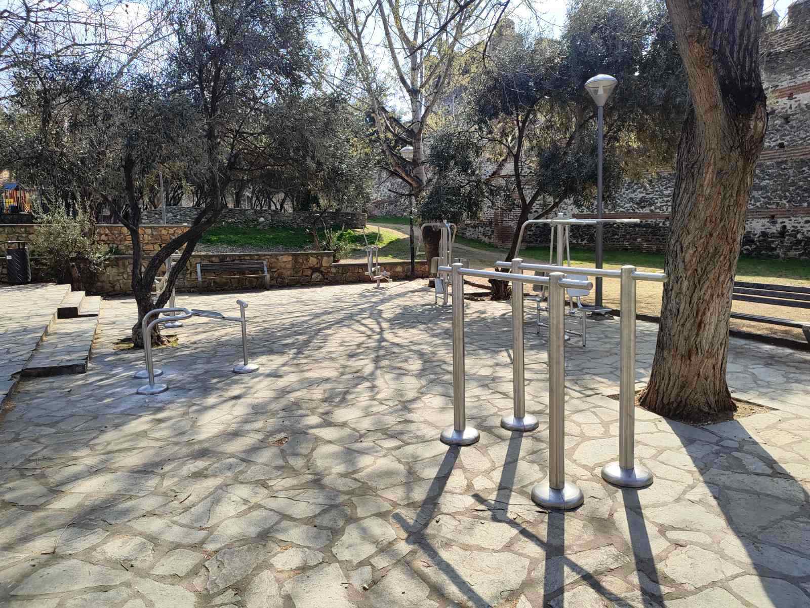 Τρία νέα υπαίθρια γυμναστήρια στις γειτονιές της Θεσσαλονίκης ετοίμασε ο Δήμος