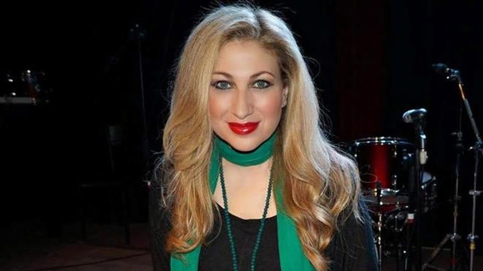 Μαντώ: «Η πιο ακραία εκδήλωση θαυμασμού που έχω ζήσει ήταν όταν κάποιος μου έκοψε μια τούφα από τα μαλλιά μου» (Video)