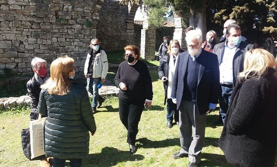 Μενδώνη από Ιωάννινα: Απαιτείται η σύνταξη στρατηγικού σχεδίου για τη συνολική ανάδειξη του Κάστρου της πόλης