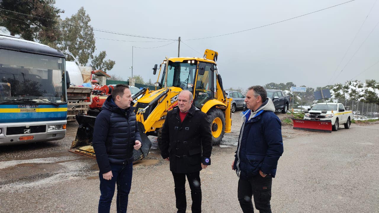 Κακοκαιρία «Φίλιππος»: Προειδοποίηση Πέτσα για το χιονιά- «Αποφύγετε τις μετακινήσεις, εφοδιαστείτε με αλυσίδες»