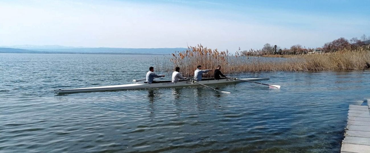 Μαθήματα κωπηλασίας στη λίμνη Βόλβη (φώτο)