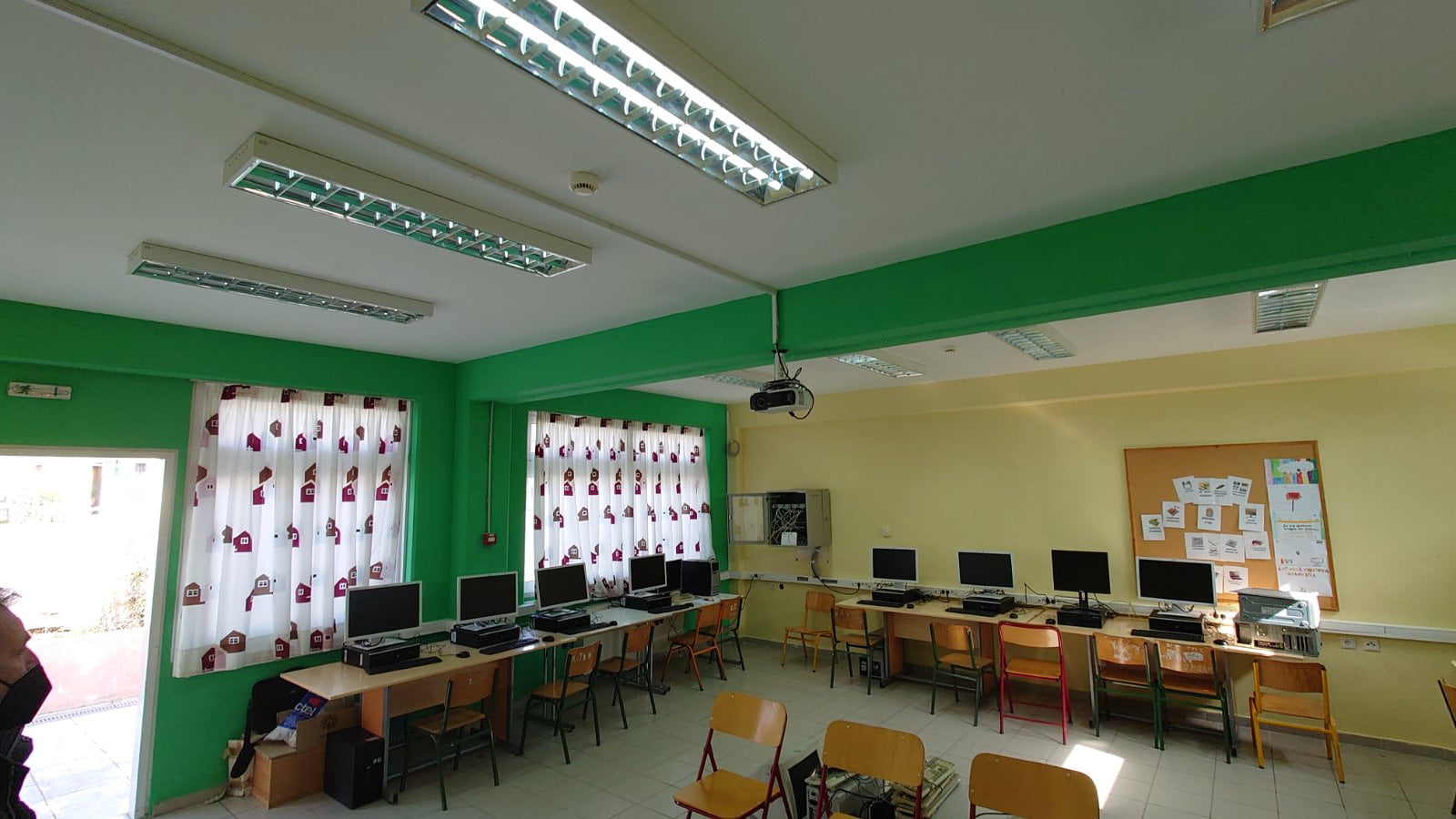 Δ. Ωραιοκάστρου: Αίθουσα ηλεκτρονικών υπολογιστών δημιουργήθηκε στο Δημοτικό Σχολείο Πενταλόφου