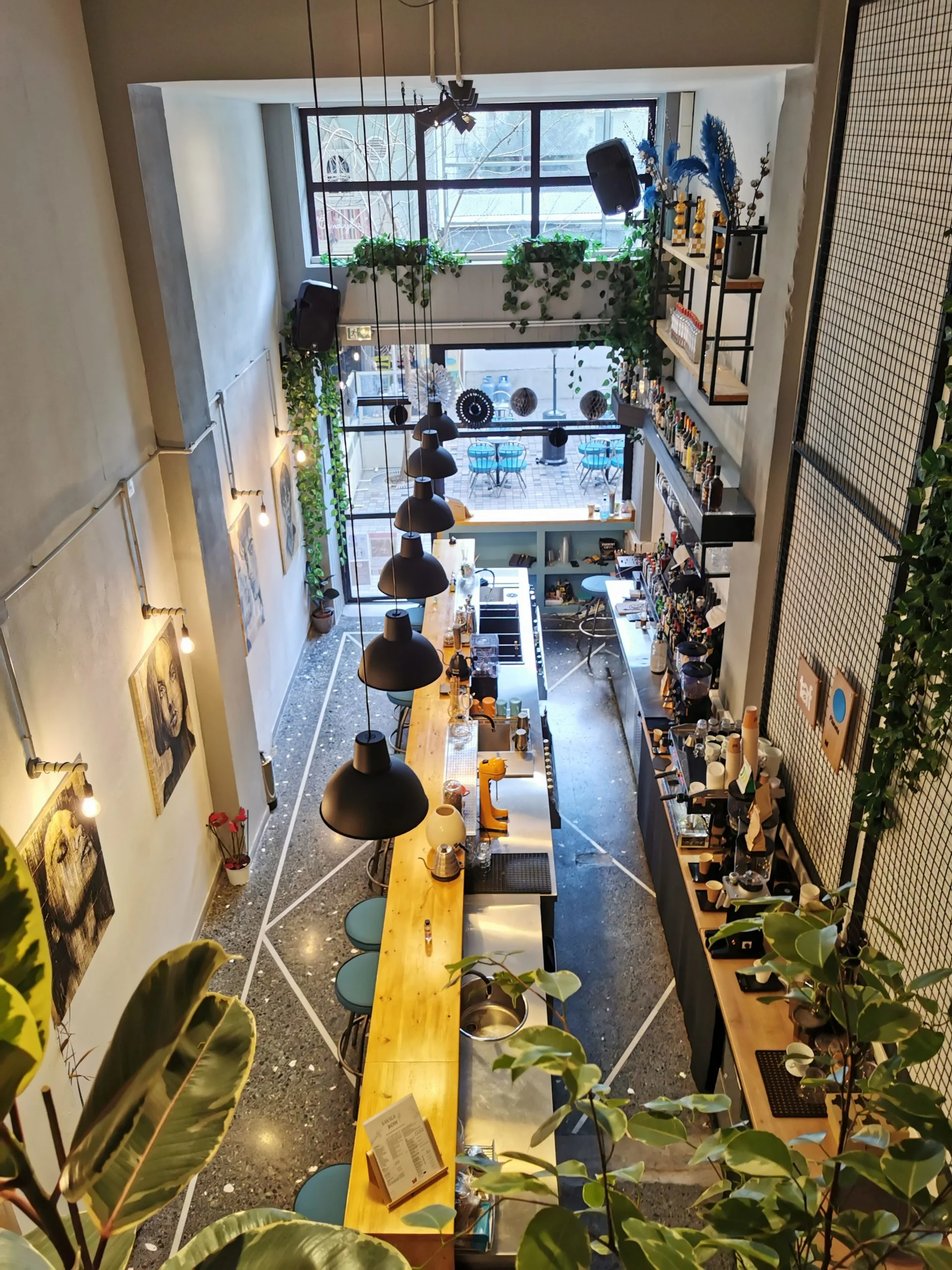 Savile Row: Το νέο all day bar με λονδρέζικο αέρα στο κέντρο της Θεσσαλονίκης