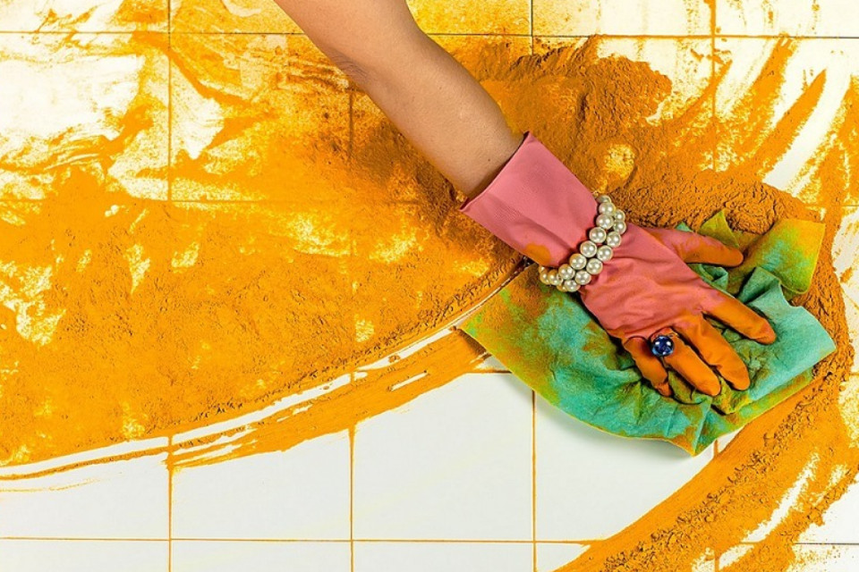 “Το Καθαρό Σπίτι” της Sarah Ruhl στο Θέατρο “Τ”