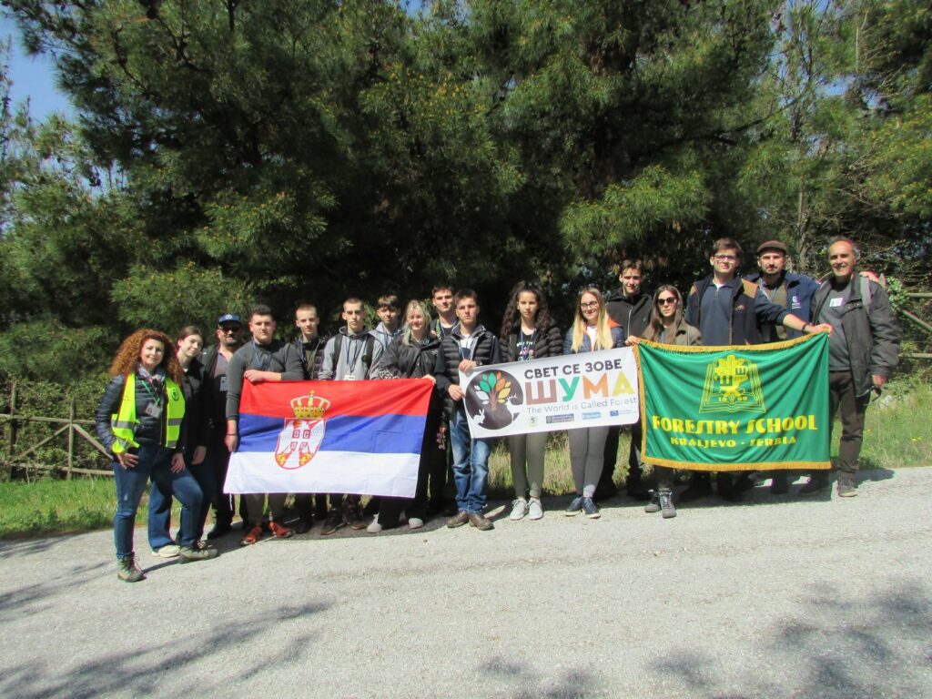 Θεσσαλονίκη: Μαθητές και εκπαιδευτικοί από τη Σερβία “γνώρισαν” το φυσικό τοπίου του Σέιχ Σου (φωτο)