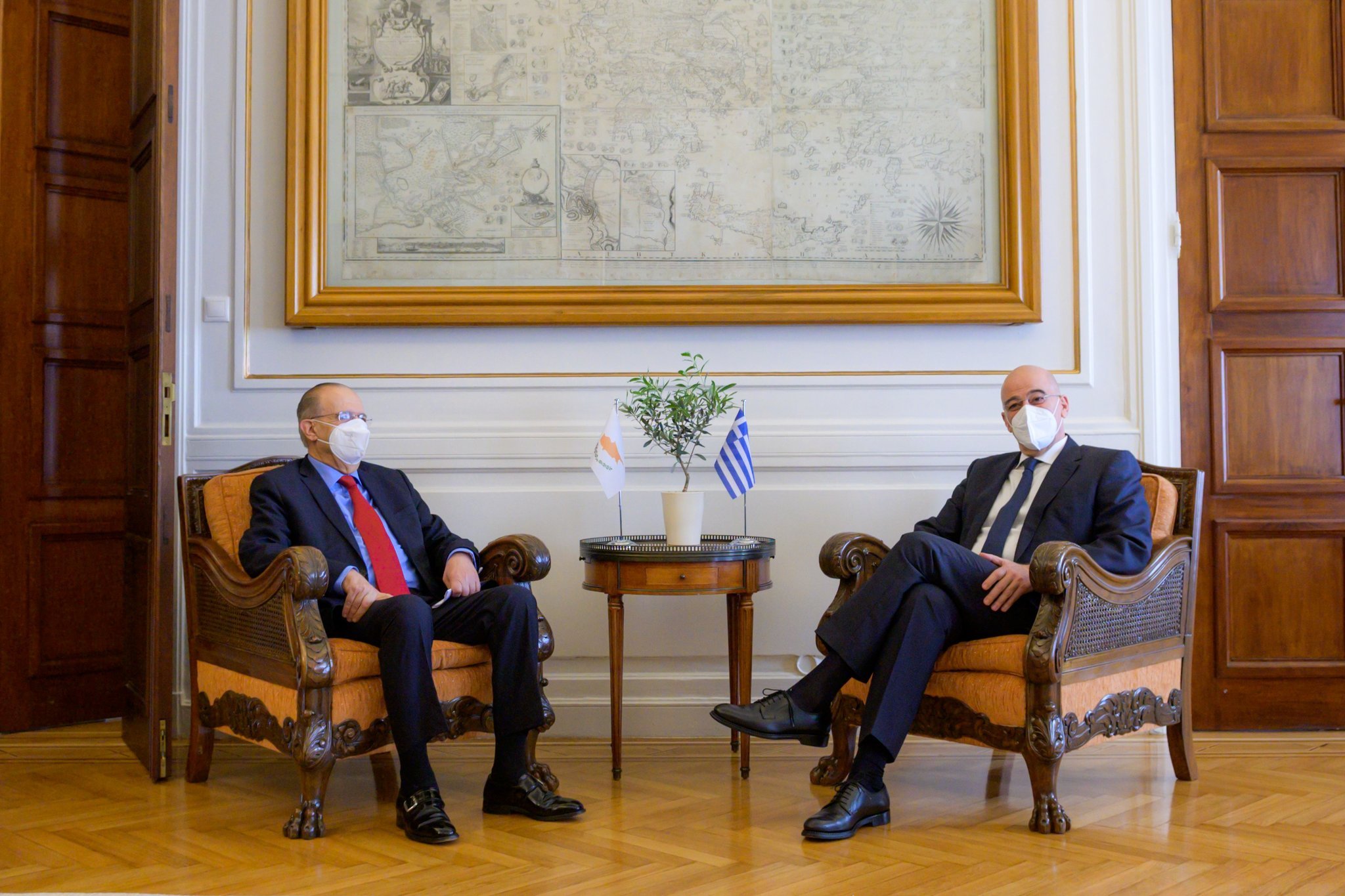 Δένδιας-Κασουλίδης: Συμμετοχή στην Τριμερή Συνάντηση Υπουργών Εξωτερικών με Ισραήλ