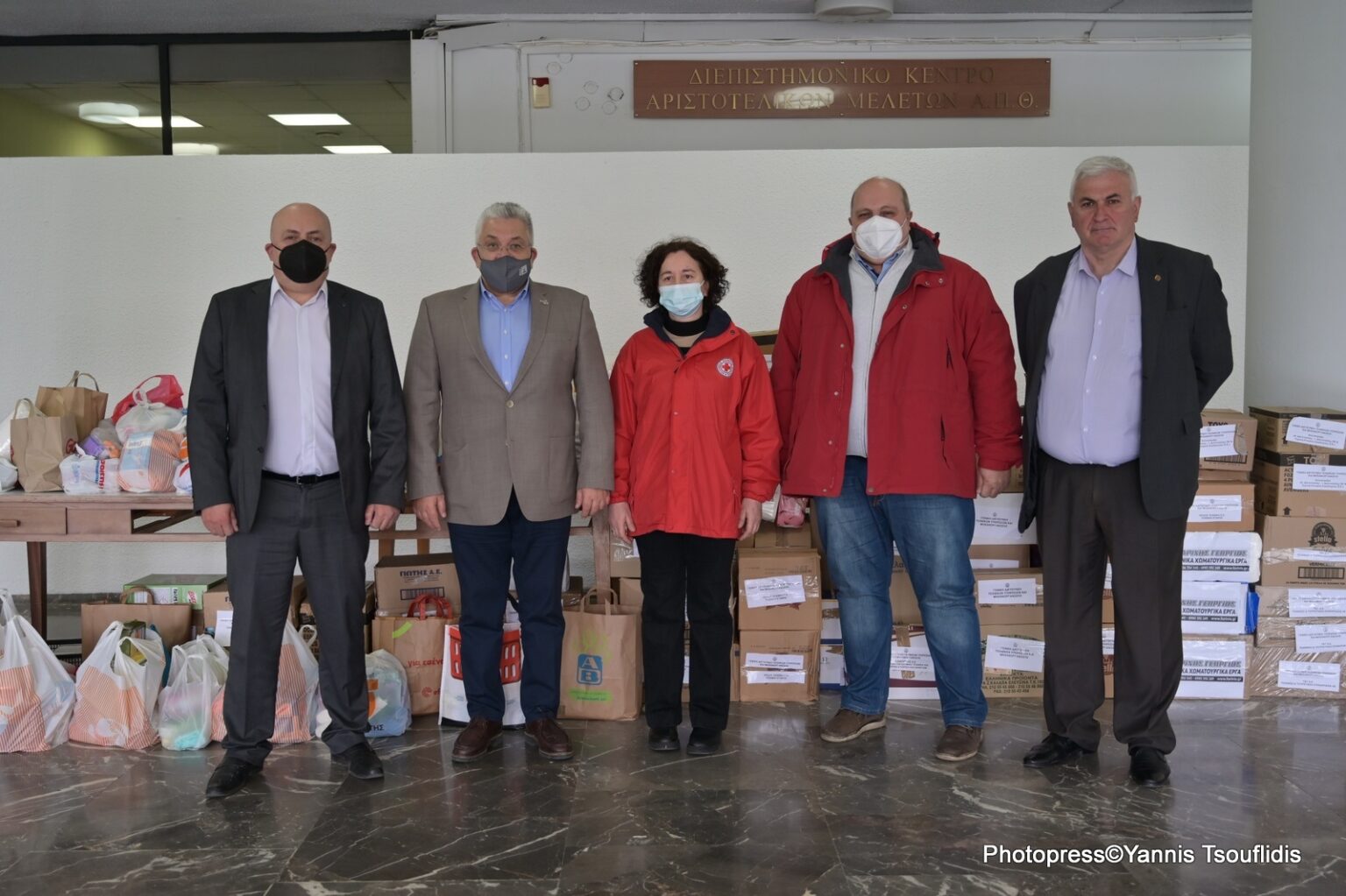 To ΑΠΘ προσφέρει τρόφιμα σε ευάλωτες οικογένειες και άτομα ενόψει Πάσχα