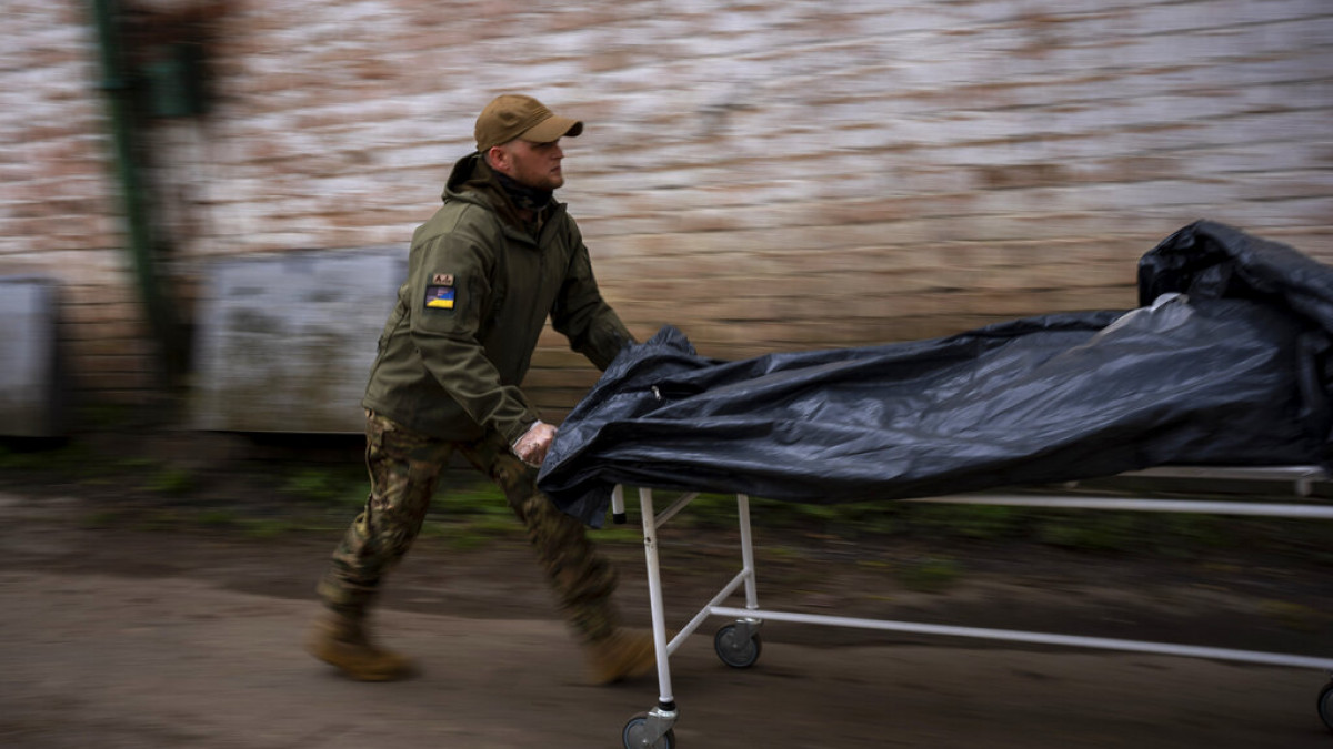 Ουκρανία: Οκτώ άμαχοι νεκροί και πολλοί  τραυματίες στο Λισιτσάνσκ σε ρωσικό βομβαρδισμό