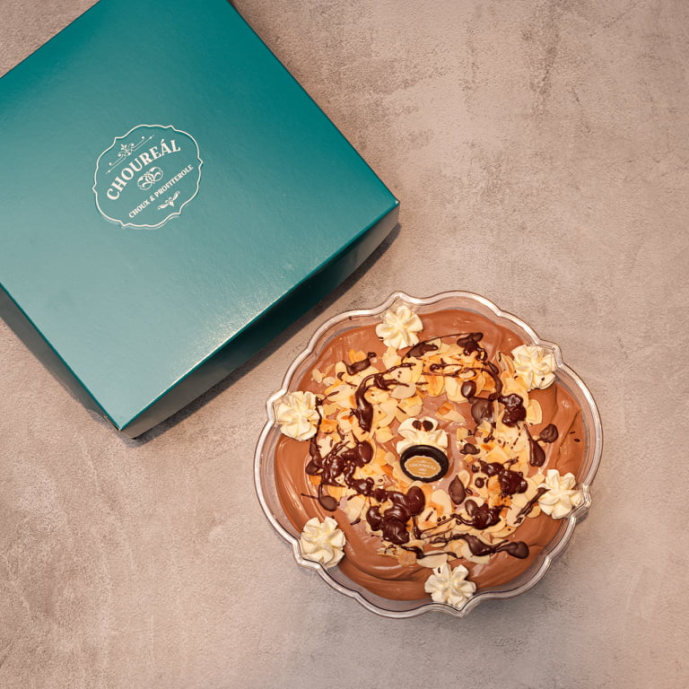 Choureal: Το μαγαζί στο κέντρο της Θεσσαλονίκης με το ανοιχτό διάφανο εργαστήριο