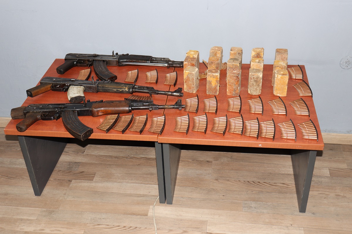 Ιωάννινα: Καλάσνικοφ και εκρηκτικά εντοπίστηκαν στα ελληνοαλβανικά σύνορα (video)