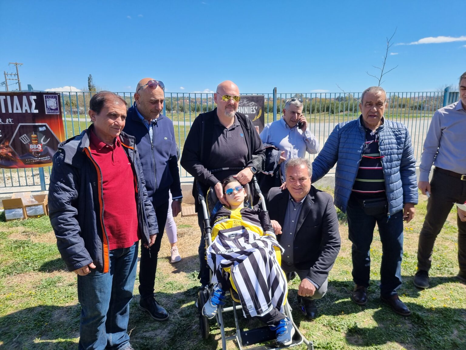 Θεσσαλονίκη: Παλαίμαχοι του ΠΑΟΚ και του Άρη κοντά σε παιδιά με αναπηρία