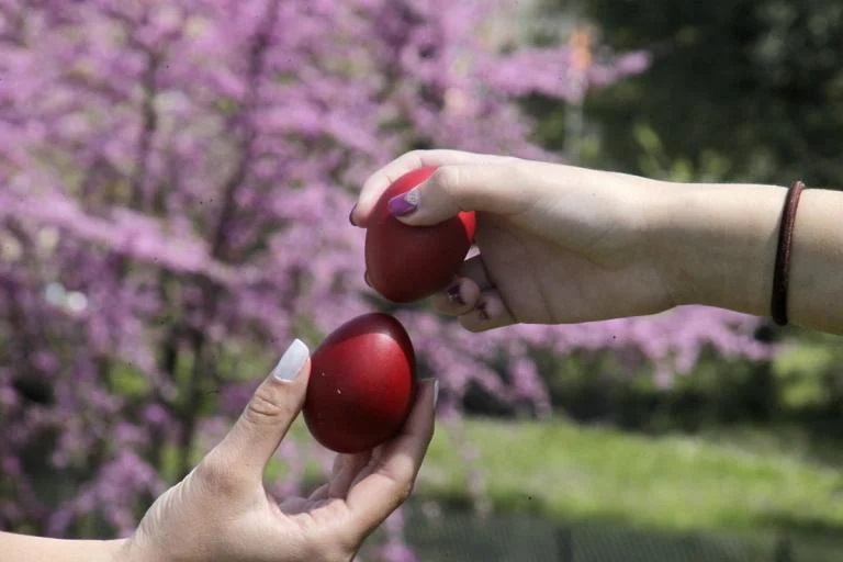 Οδηγίες το πασχαλινό τραπέζι από τον ΕΟΔΥ